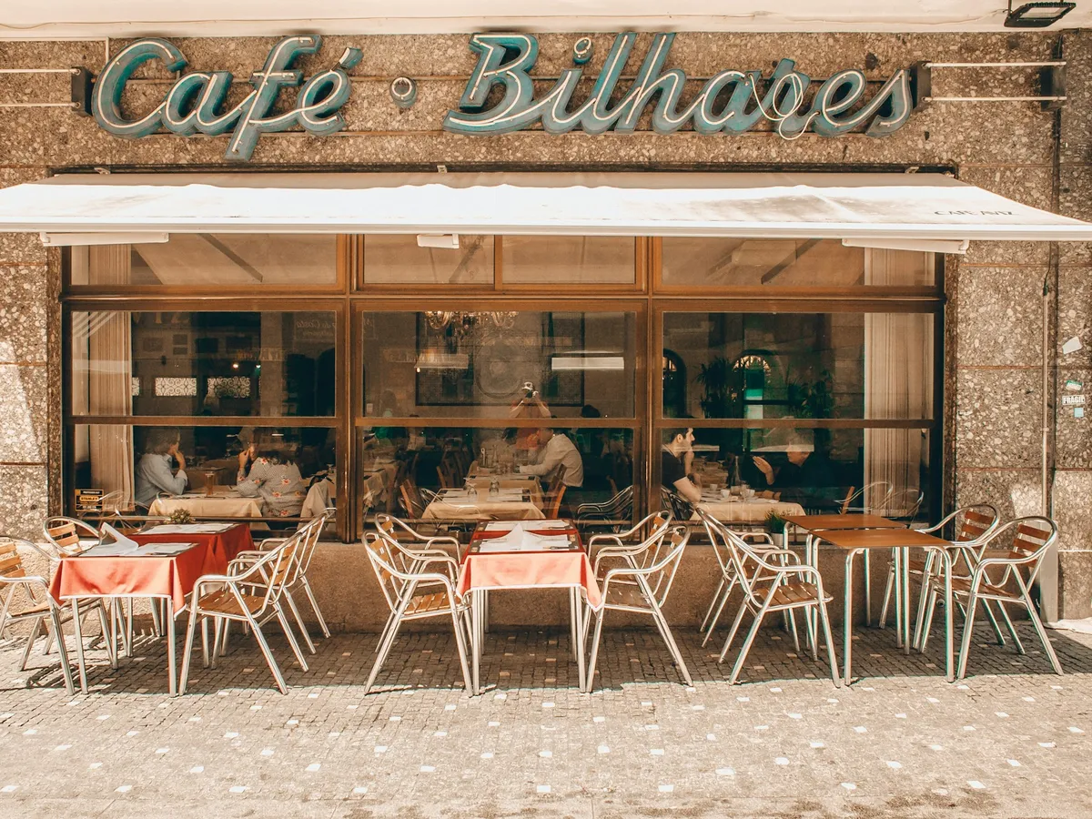 Outdoor & Indoor Restaurant Branding